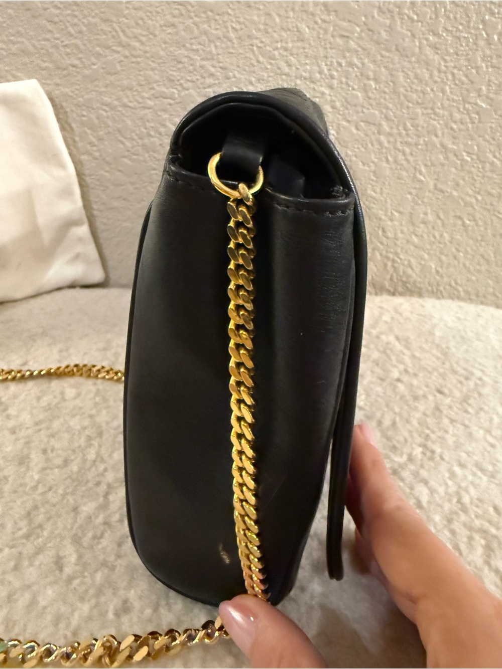 Vintage Celine Black Diagonal Quilted Leather Crossbody bag with Gold Chain - Picture 9 of 16